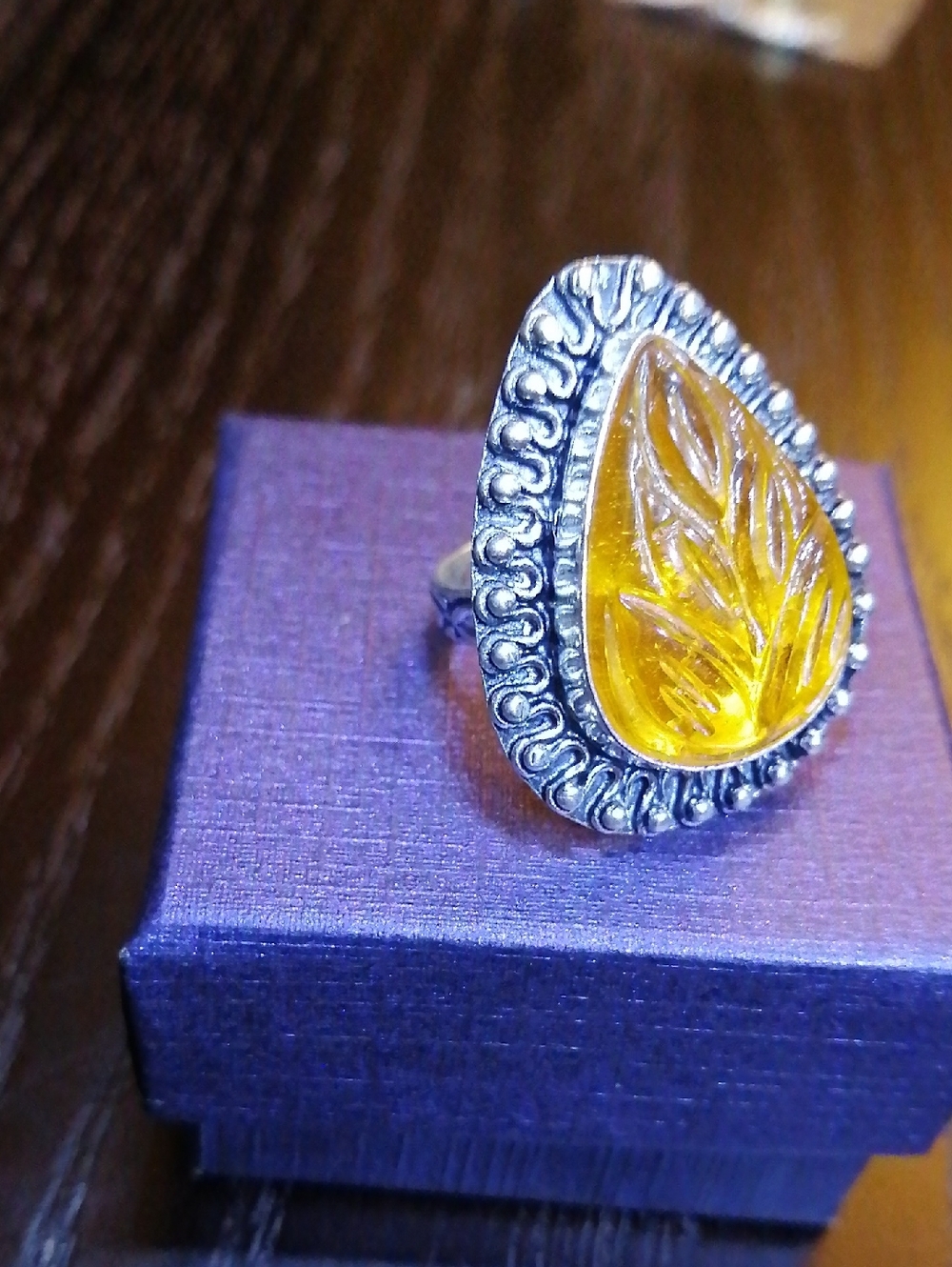 Carved Leaf Yellow Amber Resin Silver Plated Ring Size 7.75